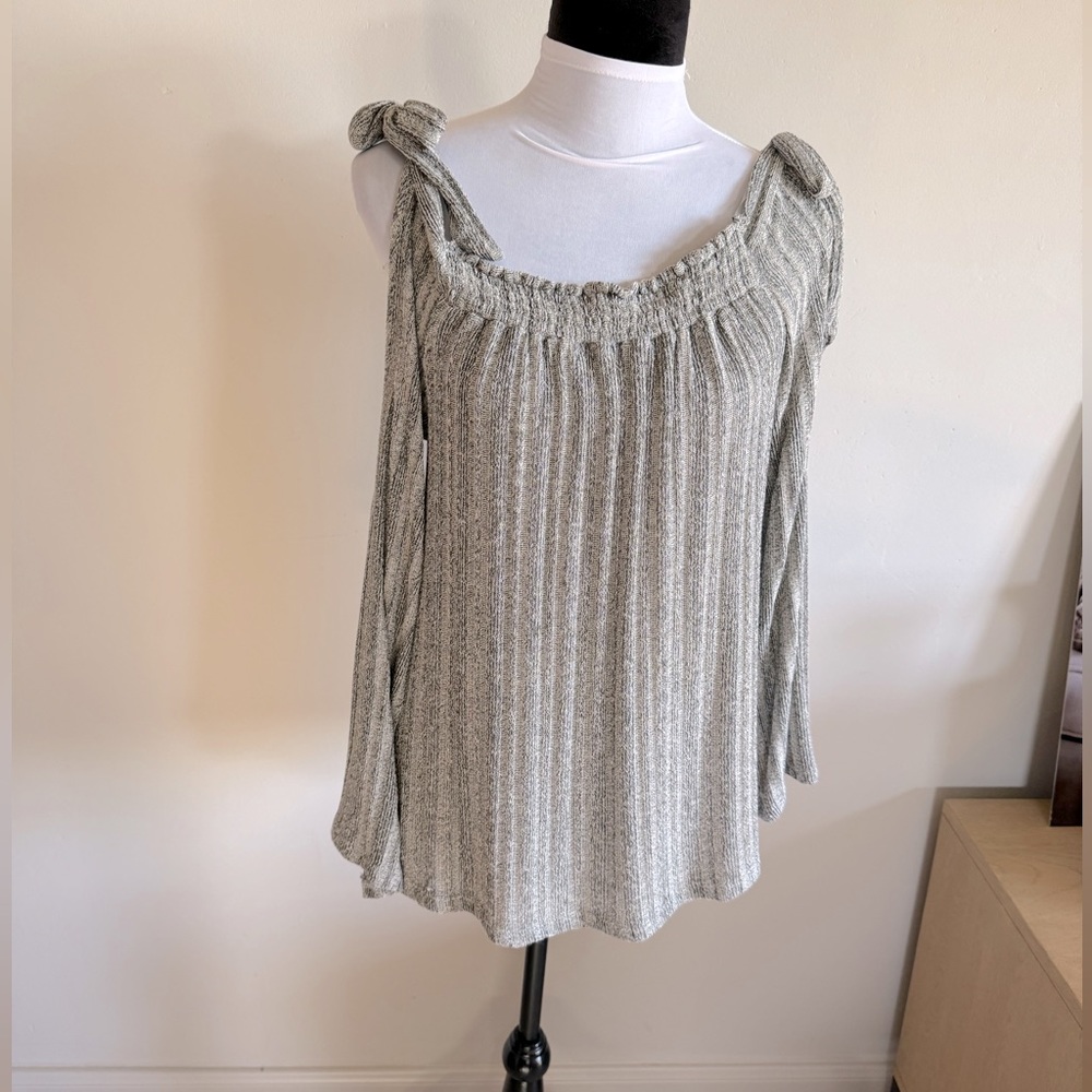 JROBERTS Cold shoulder  top